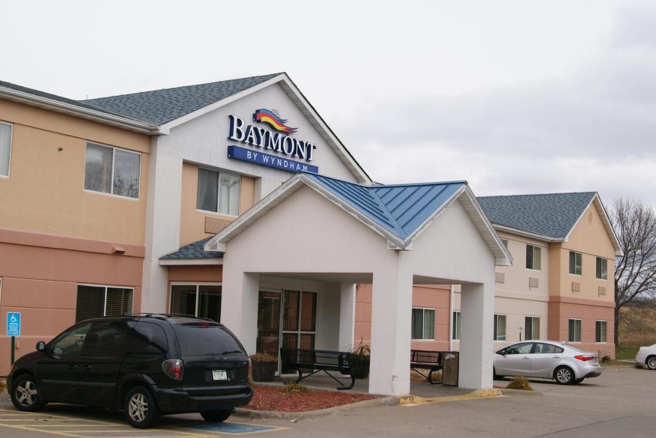 Baymont By Wyndham Coon Rapids Hotel Exterior foto